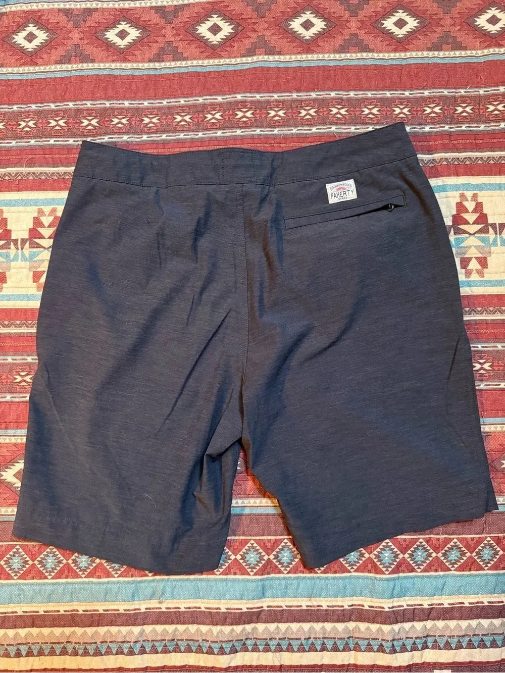 Faherty Men's gray Flat-Front Performance Shorts size 33